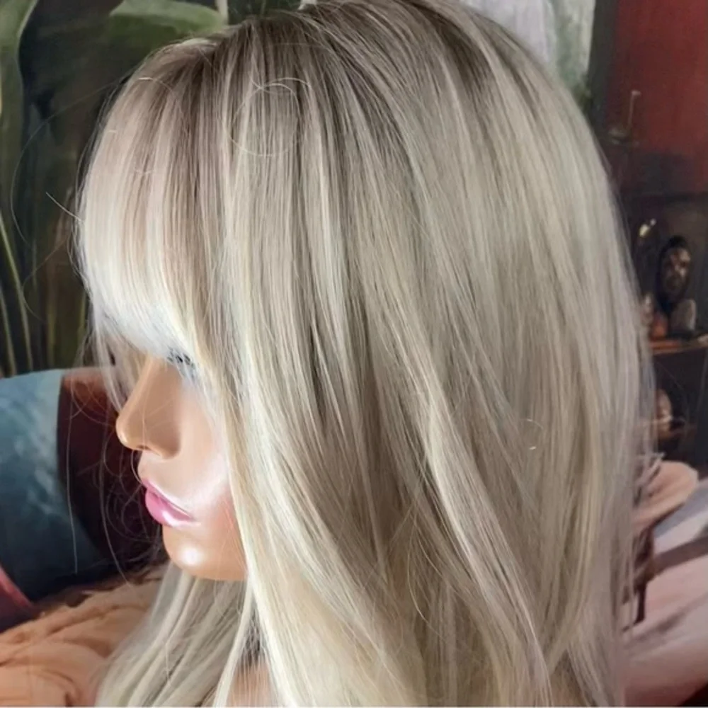 NEW IN Platinum whiteBlonde wig with ashy light roots
